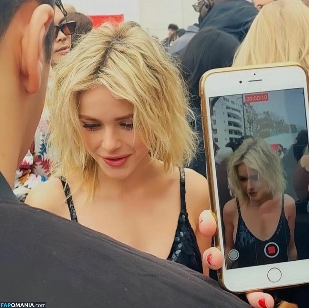 AdventuresSabrina / Kiernan Shipka / kiernanshipka ヌード OnlyFans  流出写真 #496