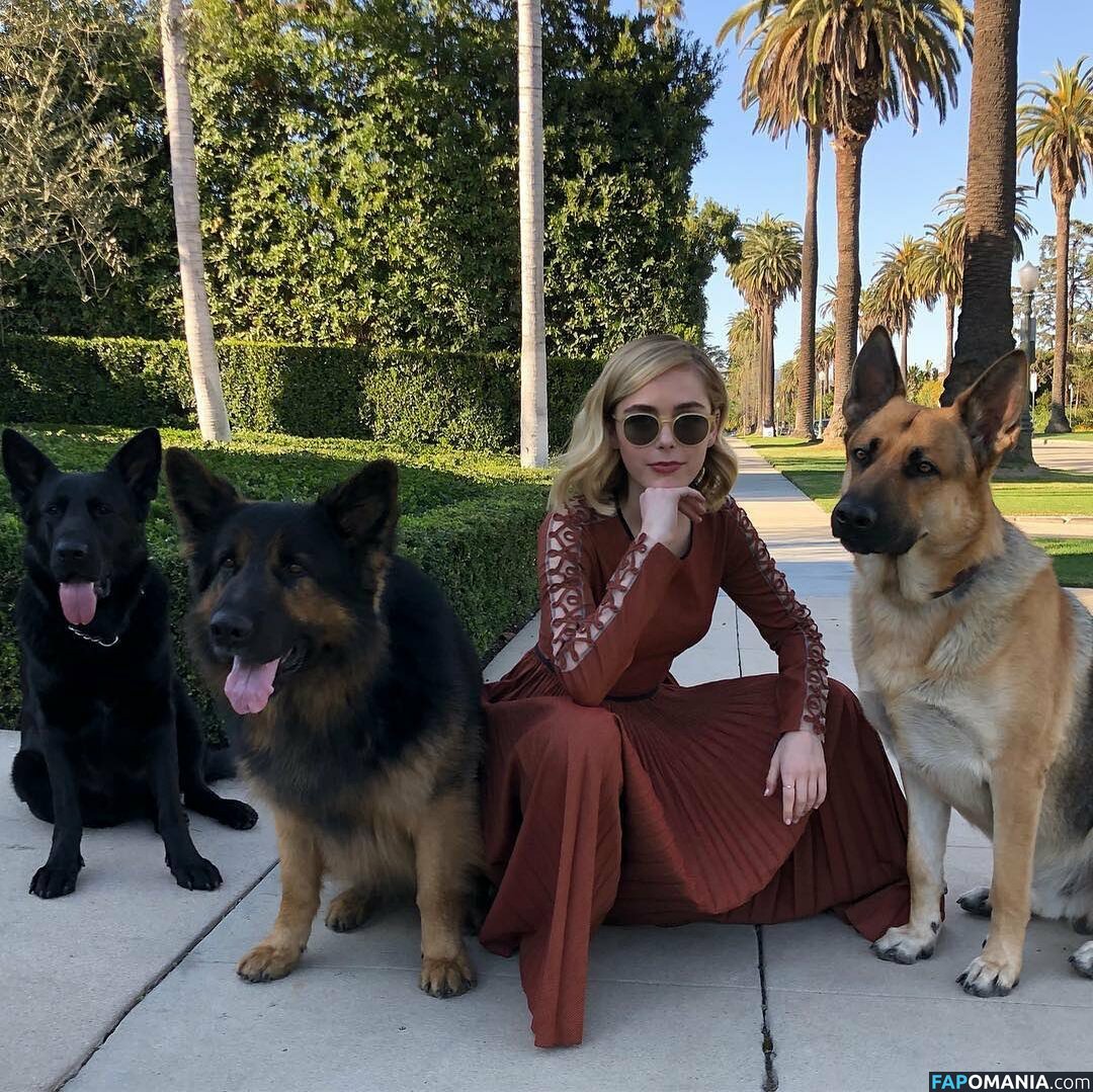 AdventuresSabrina / Kiernan Shipka / kiernanshipka ヌード OnlyFans  流出写真 #656