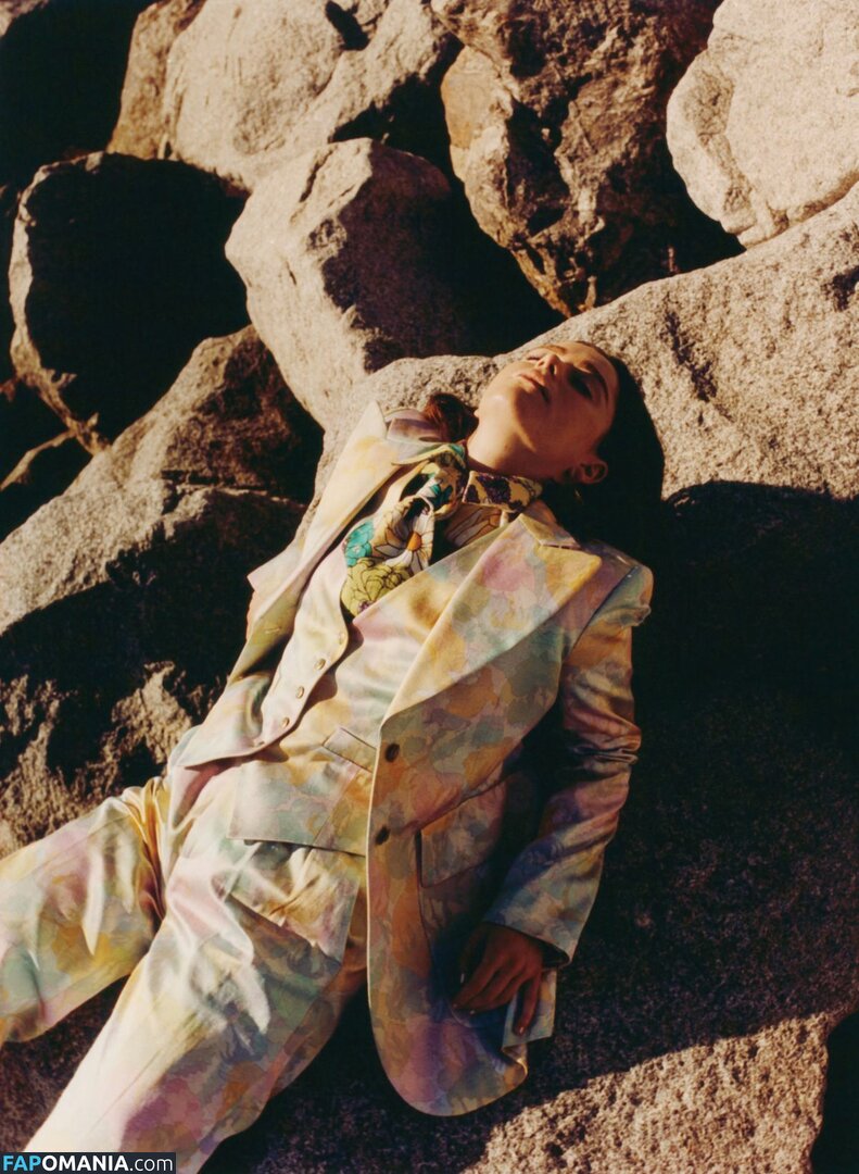 AdventuresSabrina / Kiernan Shipka / kiernanshipka ヌード OnlyFans  流出写真 #850