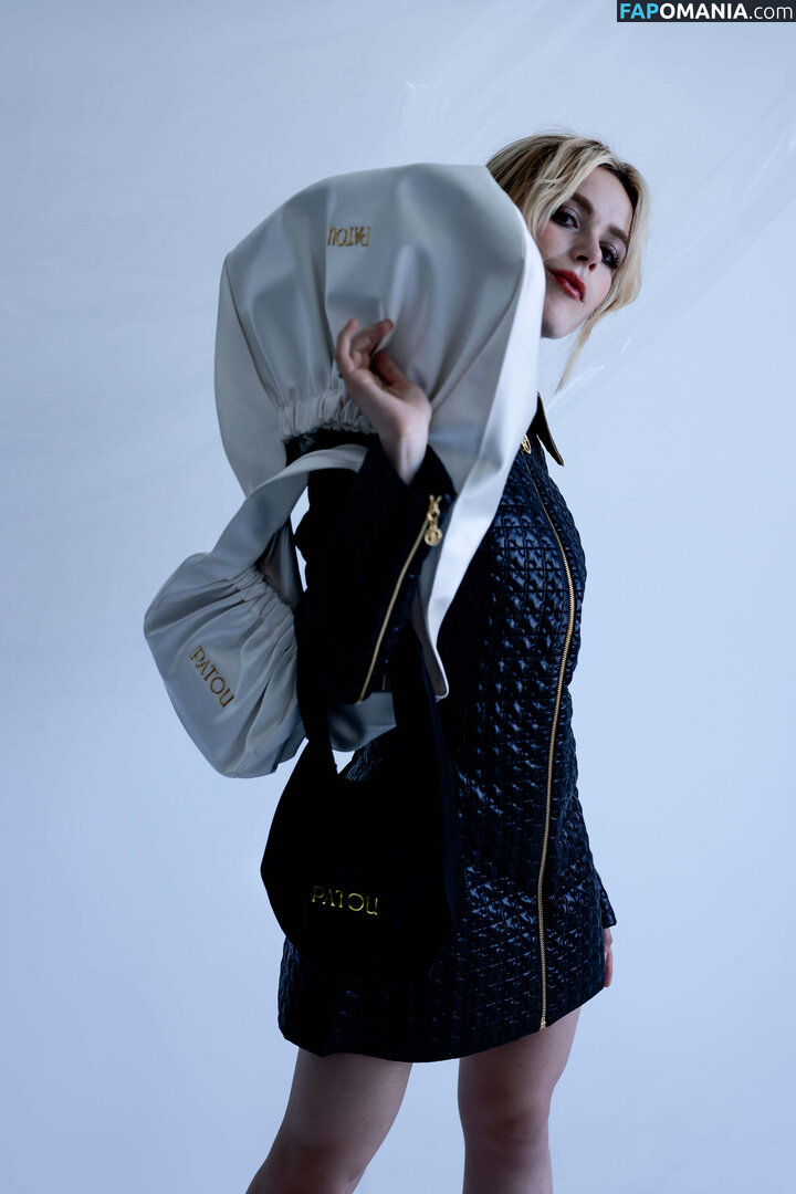 AdventuresSabrina / Kiernan Shipka / kiernanshipka ヌード OnlyFans  流出写真 #1532