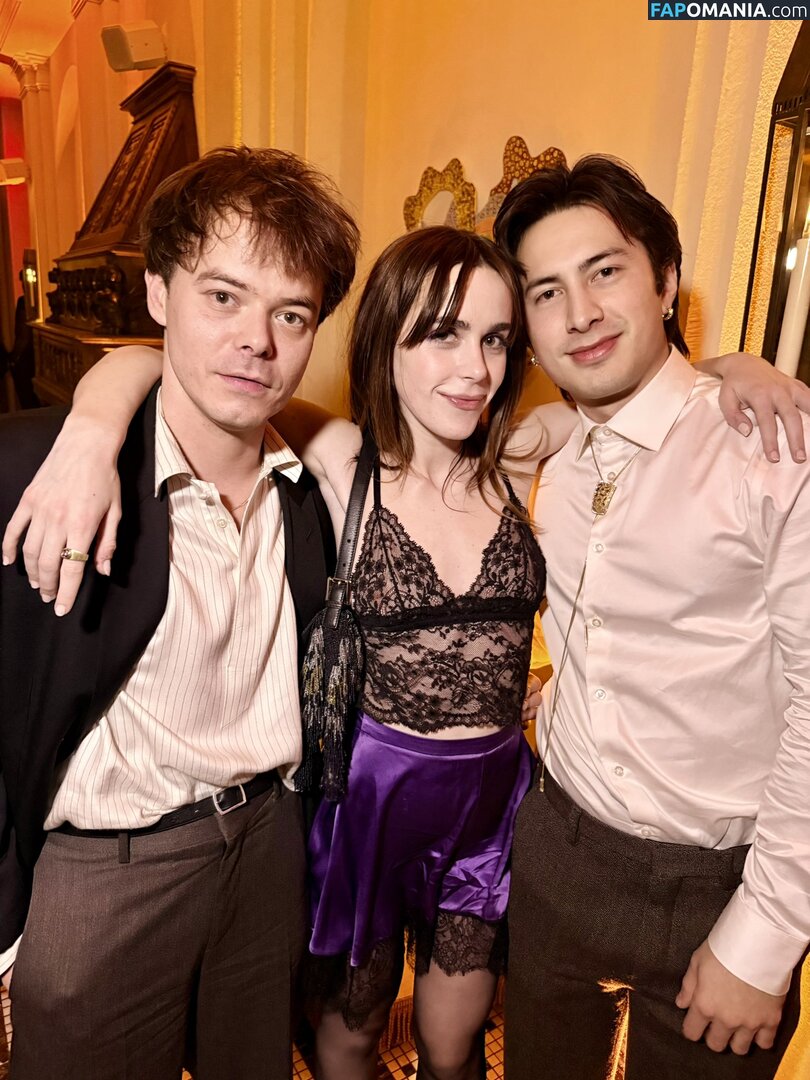 AdventuresSabrina / Kiernan Shipka / kiernanshipka ヌード OnlyFans  流出写真 #1556