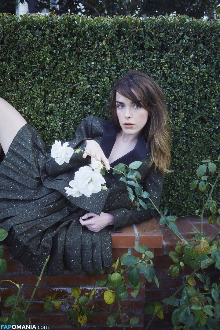 AdventuresSabrina / Kiernan Shipka / kiernanshipka ヌード OnlyFans  流出写真 #1562