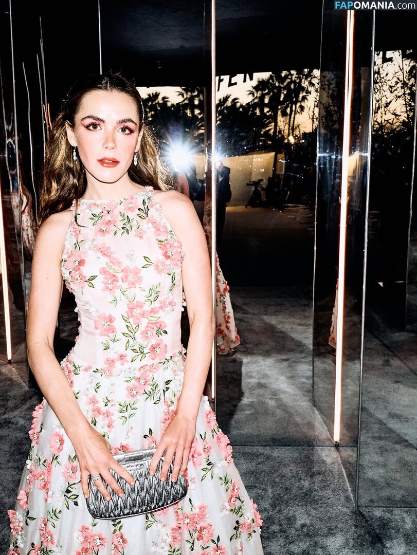 AdventuresSabrina / Kiernan Shipka / kiernanshipka ヌード OnlyFans  流出写真 #1563
