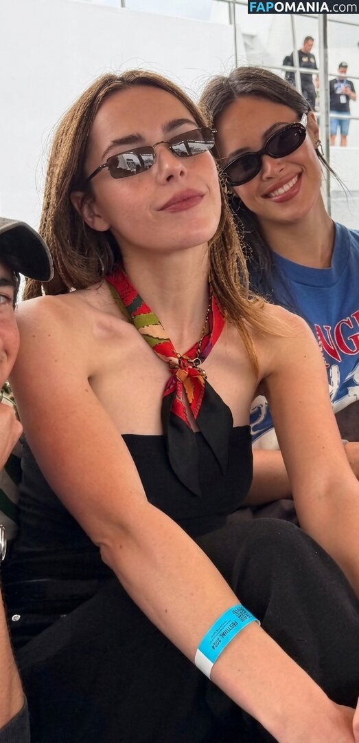 AdventuresSabrina / Kiernan Shipka / kiernanshipka ヌード OnlyFans  流出写真 #1573