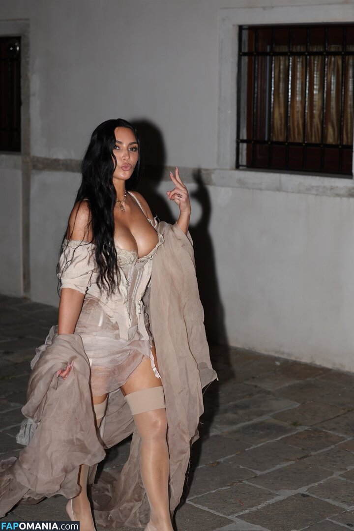 Kim Kardashian / kimkadarshian / kimkardashian ヌード OnlyFans  流出写真 #23