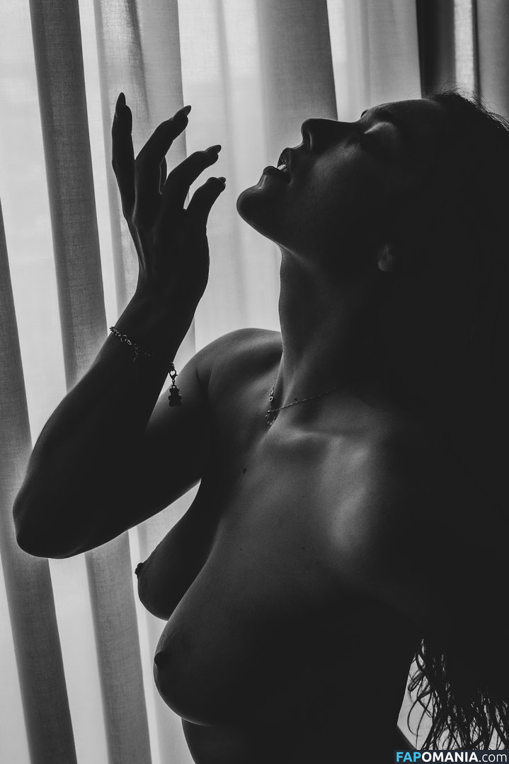 Kimkah / Kimkardhashish / Kimpoossyble / laurakimka ヌード OnlyFans  流出写真 #13