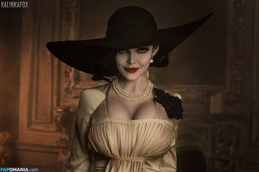 Alcina Dimitrescu and Bela Dimitrescu / Cassandra Dimitrescu / Daniela Dimitrescu / Lady Dimitrescu / ladydumitrescu ヌード OnlyFans  流出写真 #1