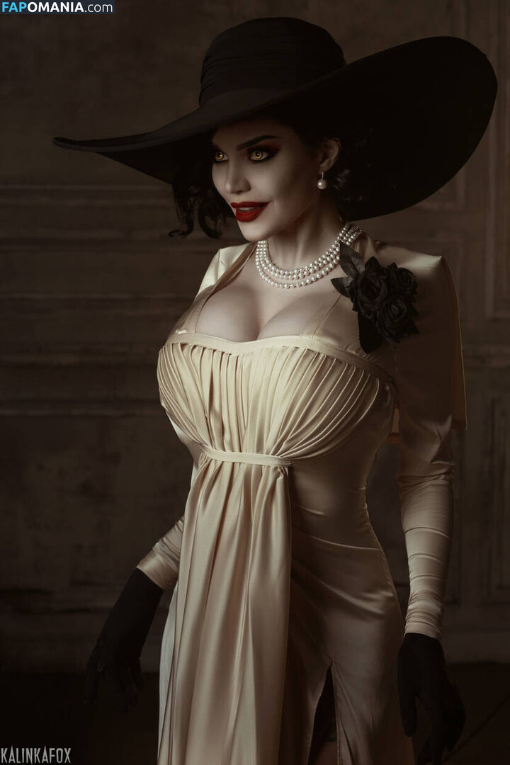 Alcina Dimitrescu and Bela Dimitrescu / Cassandra Dimitrescu / Daniela Dimitrescu / Lady Dimitrescu / ladydumitrescu ヌード OnlyFans  流出写真 #2