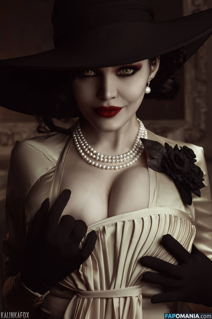 Alcina Dimitrescu and Bela Dimitrescu / Cassandra Dimitrescu / Daniela Dimitrescu / Lady Dimitrescu / ladydumitrescu ヌード OnlyFans  流出写真 #3