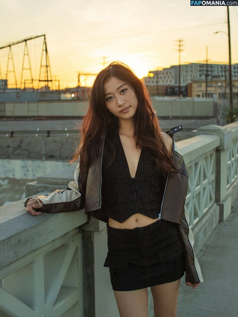 Famous Asian tiktoker / Leenda Dong / leendadong / leendaphotodumps ヌード OnlyFans  流出写真 #1