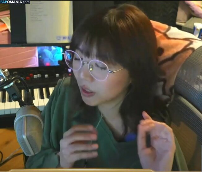 LilyPichu / onlysaber ヌード OnlyFans  流出写真 #308