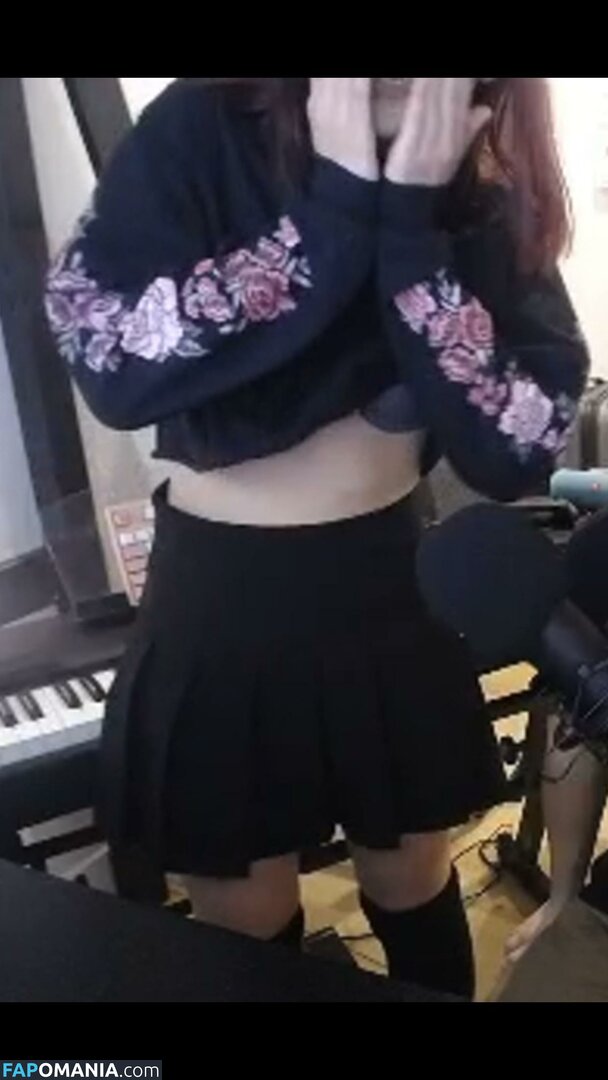 LilyPichu / onlysaber ヌード OnlyFans  流出写真 #390