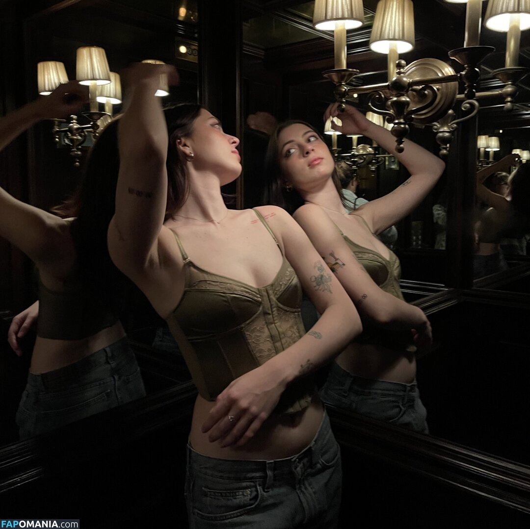 Lizzy McAlpine / jesus_yo / lizzymcalpine ヌード OnlyFans  流出写真 #20