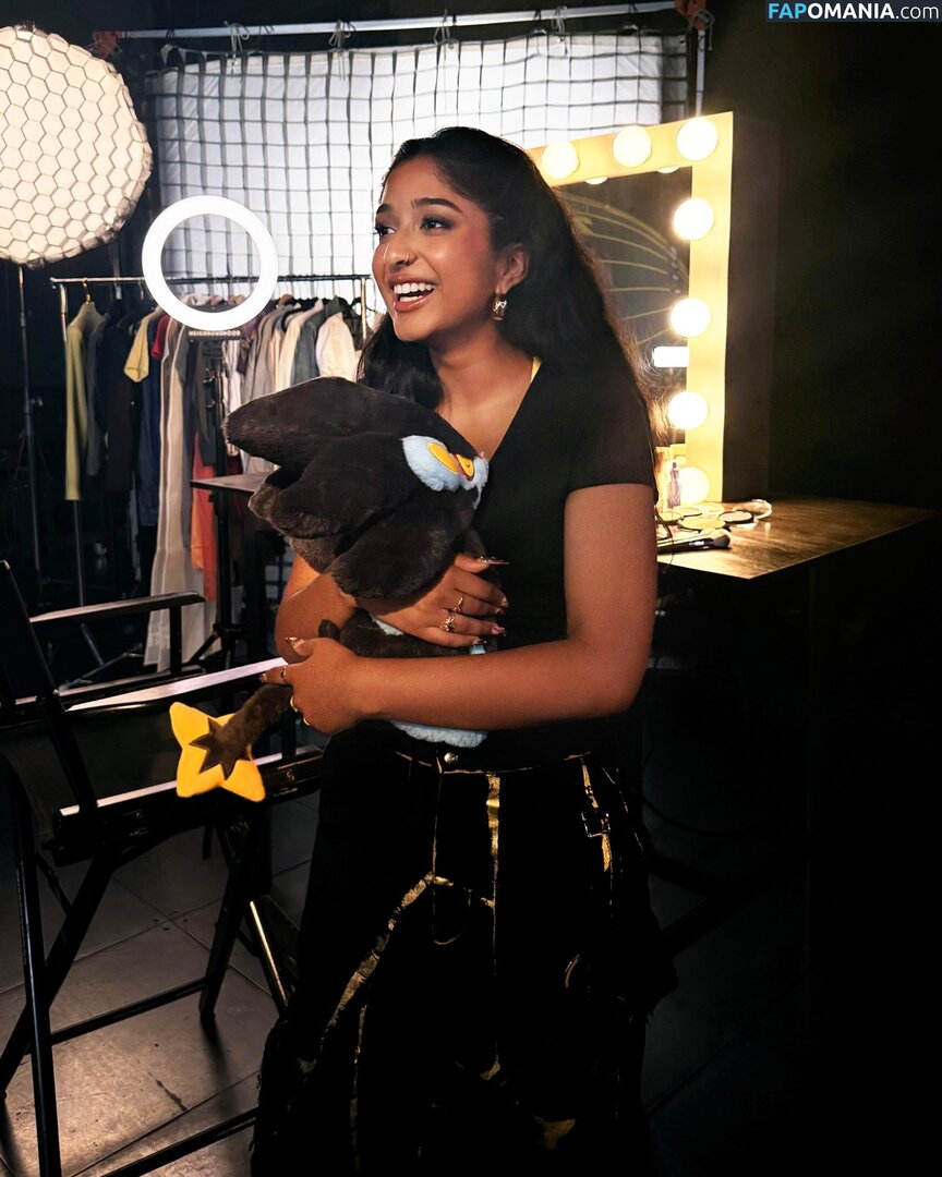 Maitreyi Ramakrishnan / maitreyiramakrishnan / ramakrishnannn ヌード OnlyFans  流出写真 #3