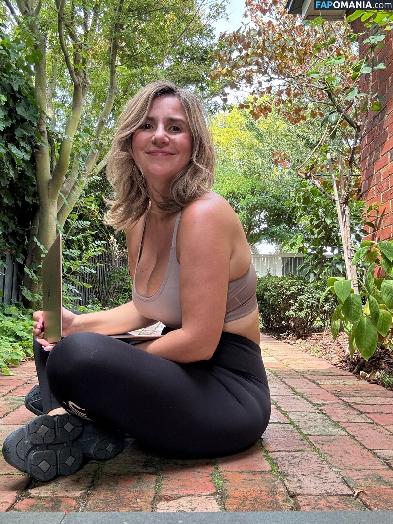 MILF Online Accountant / Miriam Holme / miriamholme ヌード OnlyFans  流出写真 #20
