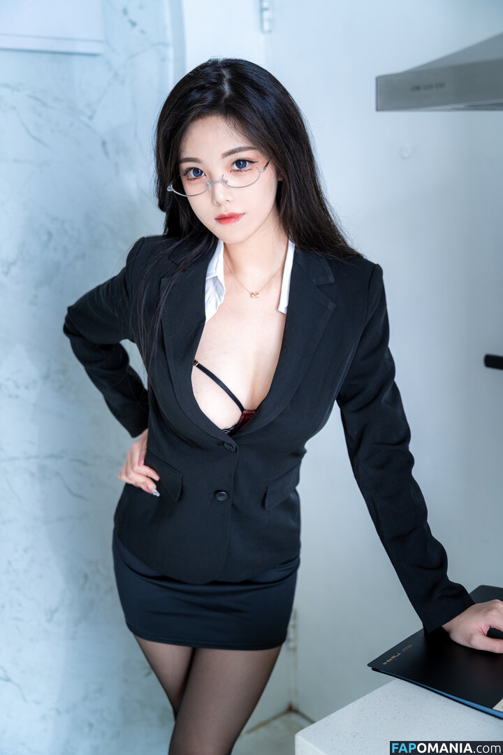 1357046erty / Mizhi_mao / mizhimaoqiu / mizhimiaoqiu / 蜜汁猫裘 ヌード OnlyFans  流出写真 #40