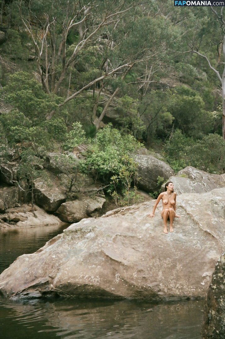 Nina Pirola / nature_nymph / nina.pirola ヌード OnlyFans  流出写真 #2