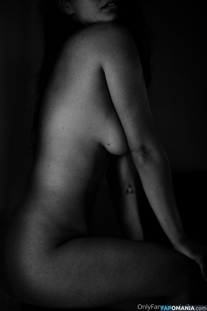 Nour Guiga / noor.g / nornaiysha / nour_guiga ヌード OnlyFans  流出写真 #6