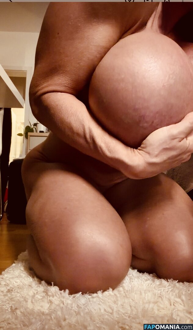 QueenMuscleBoobs ヌード OnlyFans  流出写真 #20