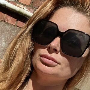 Robyn Allan