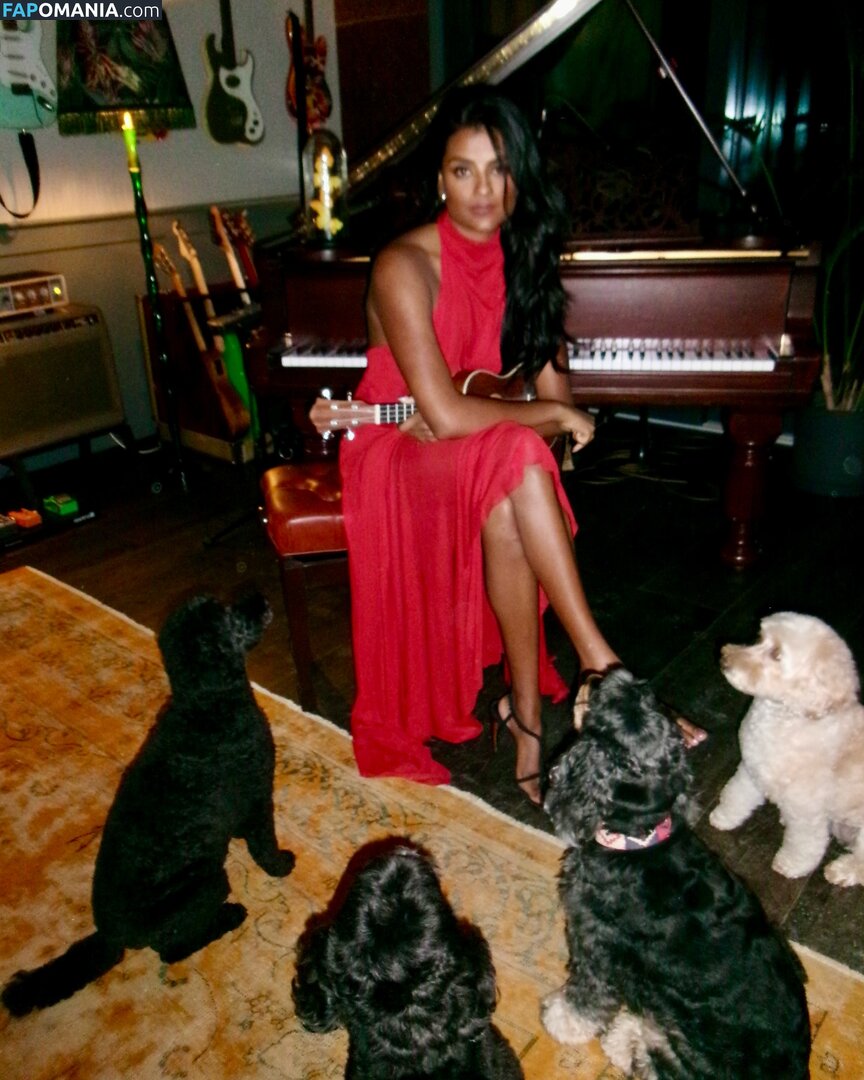 Simone Ashley / simoneashley ヌード OnlyFans  流出写真 #9