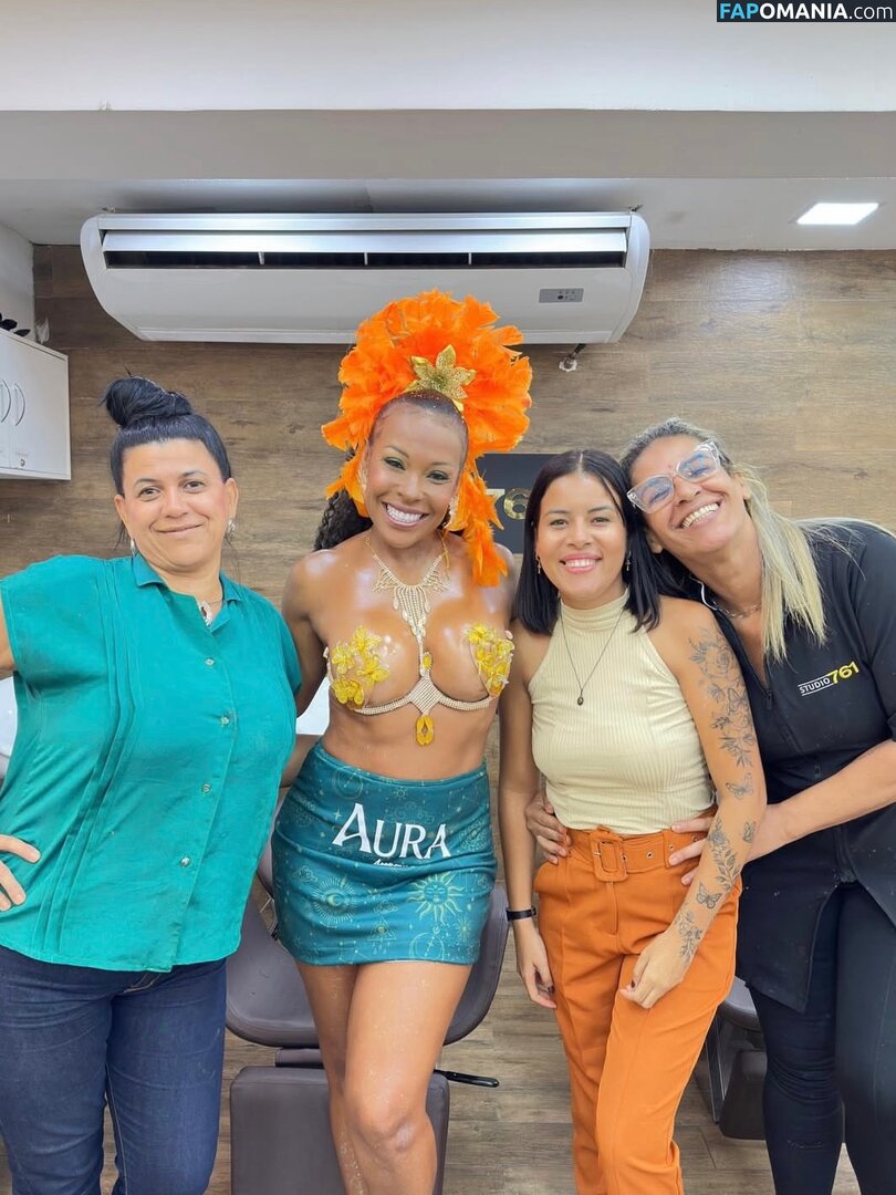 BBB 4 / Solange Vega / https: / solvegaoficial ヌード OnlyFans  流出写真 #3
