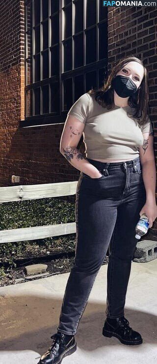 Soccer Mommy / Sophia Allison / soccermommyband ヌード OnlyFans  流出写真 #2