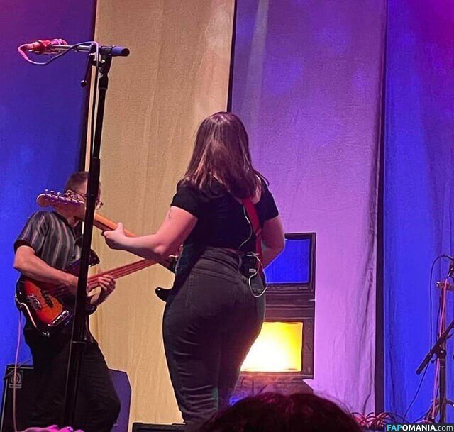 Soccer Mommy / Sophia Allison / soccermommyband ヌード OnlyFans  流出写真 #5