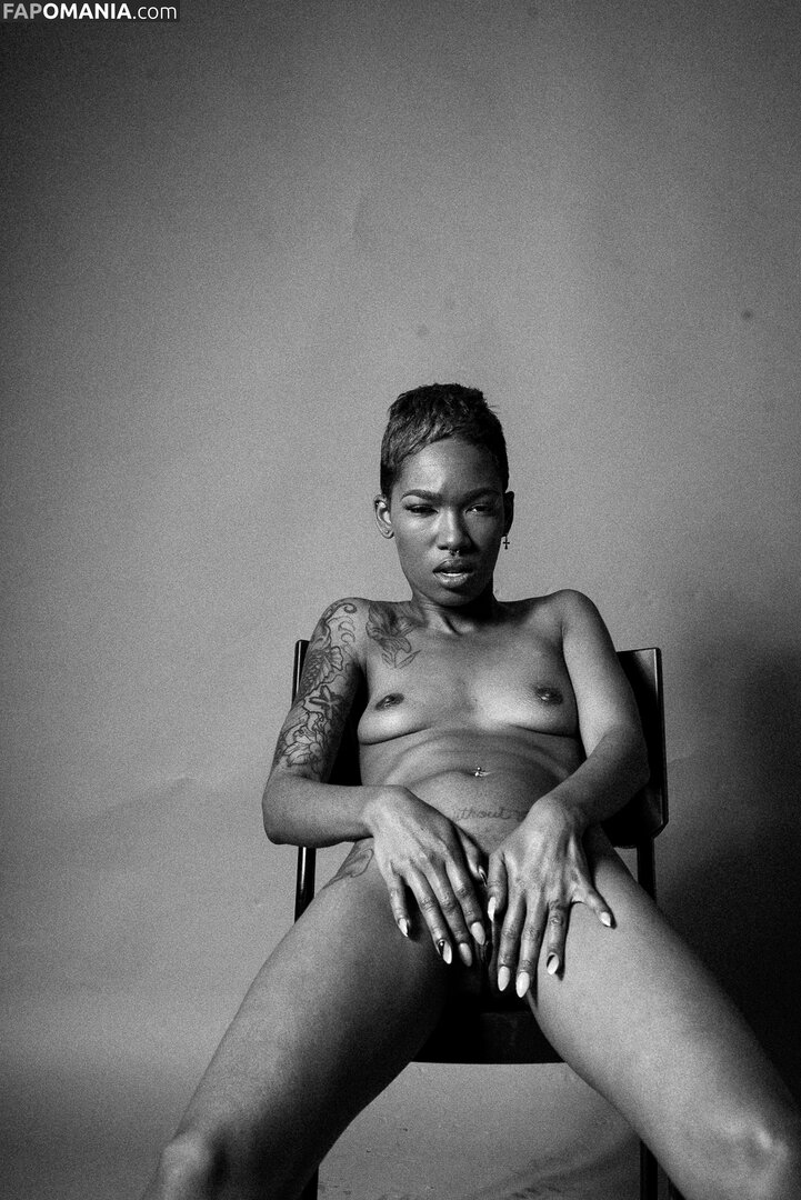 TheRealTiaReid / Tia Reid / corpsdedieu / https: / officialtiareid ヌード OnlyFans  流出写真 #2