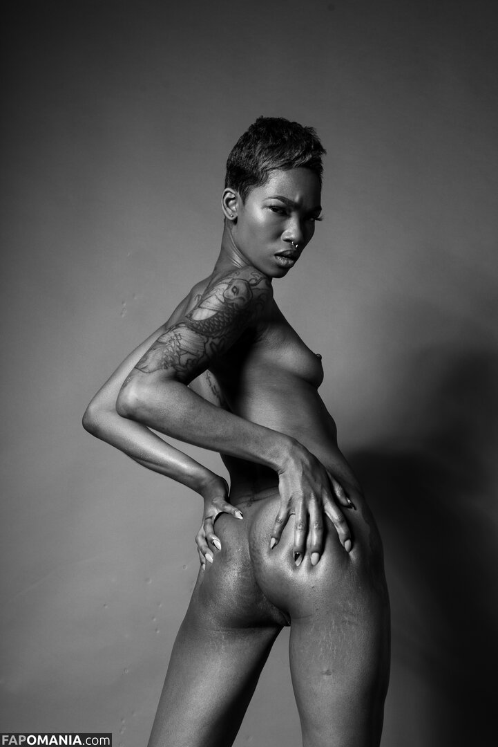 TheRealTiaReid / Tia Reid / corpsdedieu / https: / officialtiareid ヌード OnlyFans  流出写真 #12