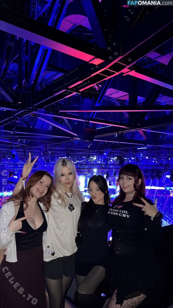 Twostonelol / https: ヌード OnlyFans  流出写真 #1