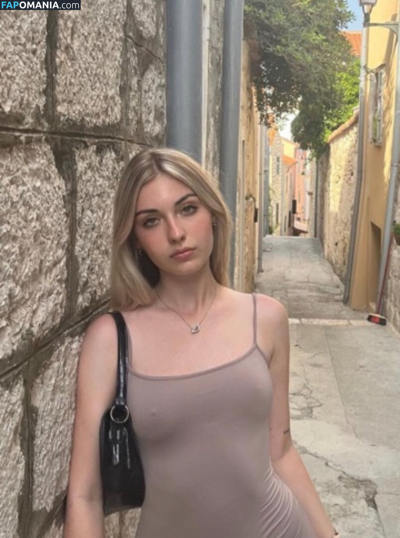 Hungarian / Magyar / Vas Megyei Lányok / szps_blnk ヌード OnlyFans  流出写真 #1