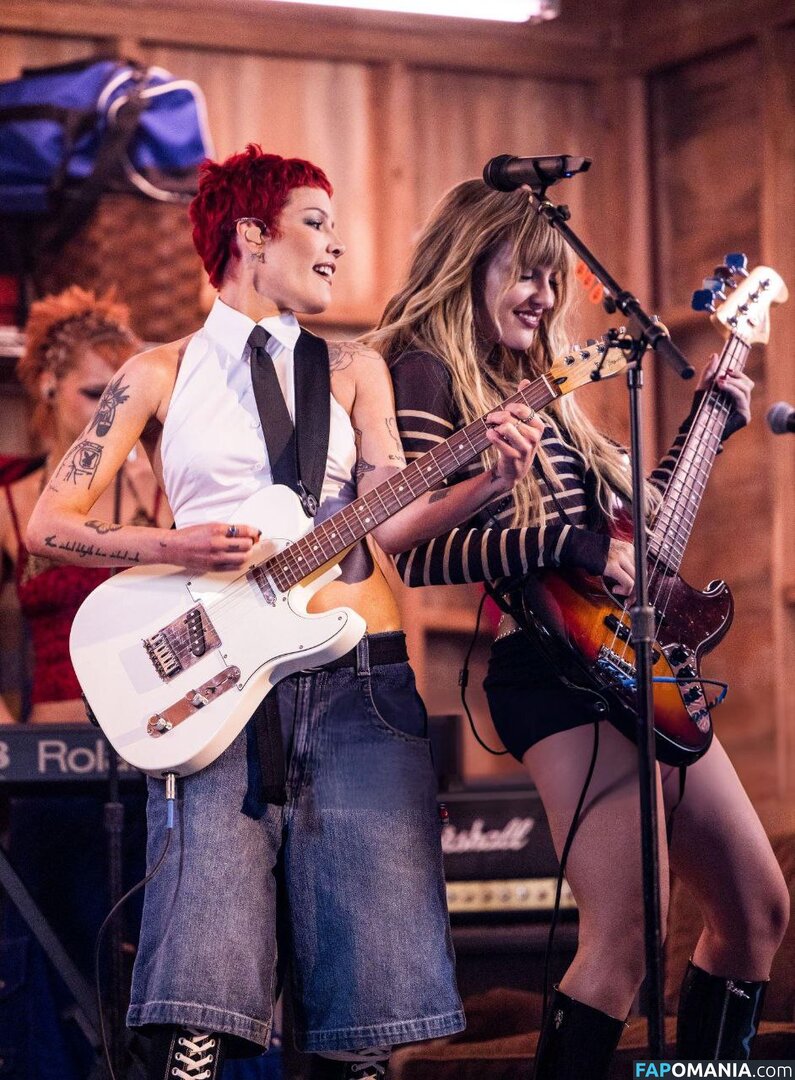 Maneskin bassist / Victoria De Angelis / vicdeangelis ヌード OnlyFans  流出写真 #1075