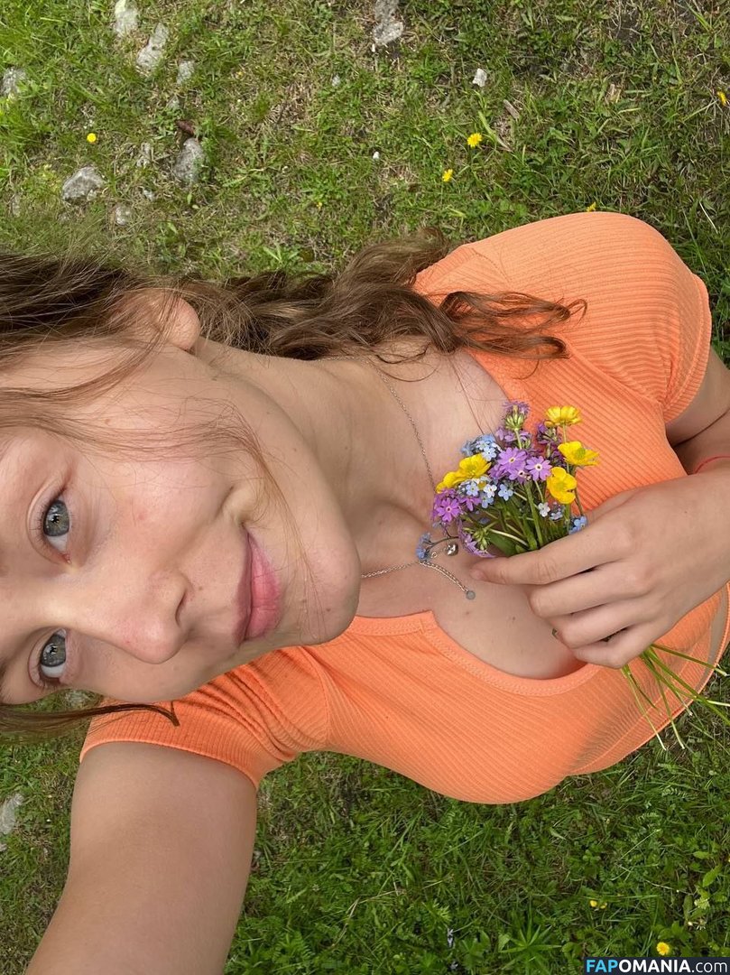 _vitaniemi01 / bloom.xvi / nayane_vitali01 / vitaniemi ヌード OnlyFans  流出写真 #18