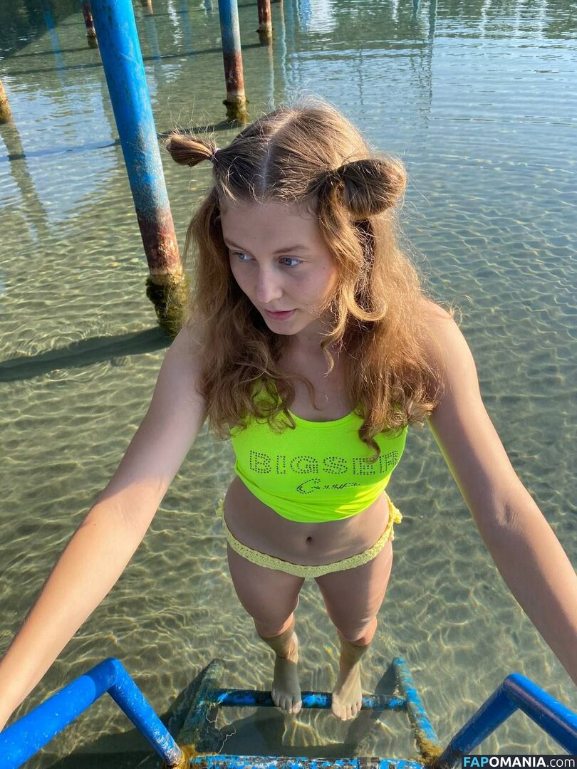 _vitaniemi01 / bloom.xvi / nayane_vitali01 / vitaniemi ヌード OnlyFans  流出写真 #474