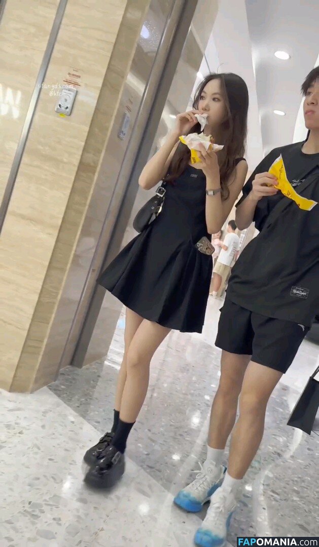 Voyeur Asian Pissing Toilet &Amp; Upskirts Only / girlspissin / https: ヌード OnlyFans  流出写真 #7