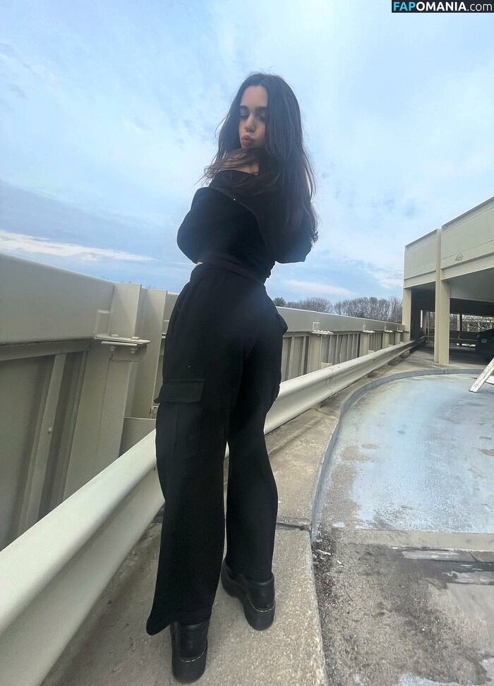goddesszaria / goddesszariaa / https: / zarrrrrrrrrr3 ヌード OnlyFans  流出写真 #1