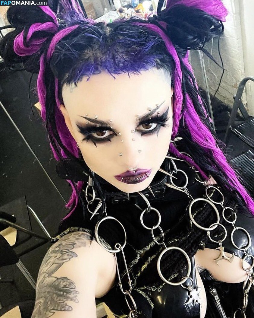 Zheani / Zheani Sparkes / askulloffoxes ヌード OnlyFans  流出写真 #2